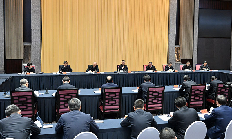 11月30日上午，中共中央總書記、國家主席、中央軍委主席習近平在上海主持召開深入推進長三角一體化發(fā)展座談會并發(fā)表重要講話。